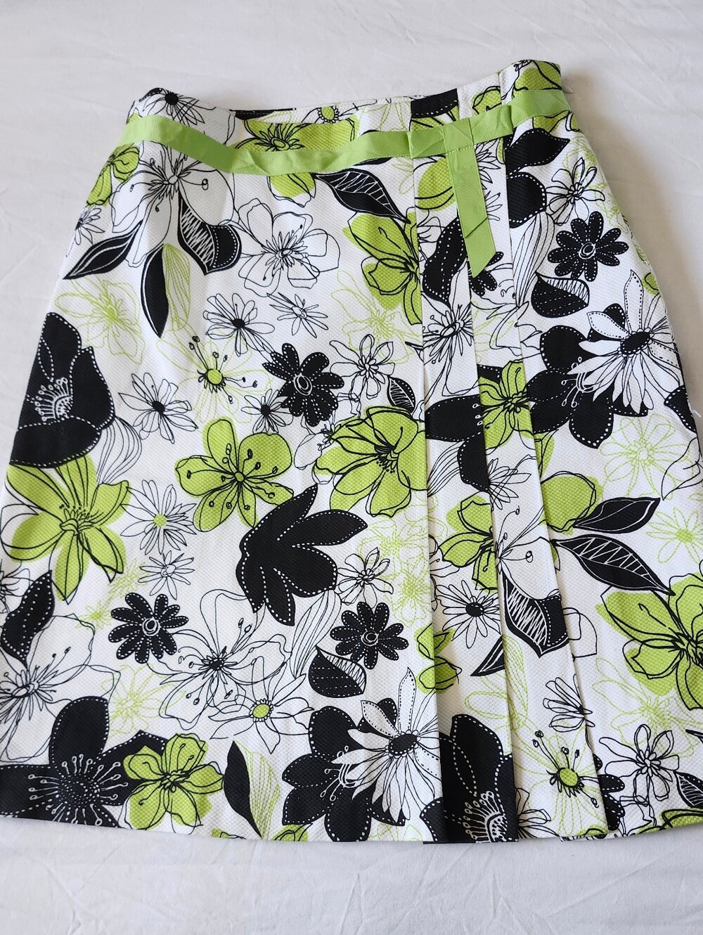 Vintage Jessica Skirt with Black and Green Floral Print